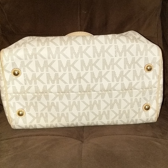 Michael Kors Handbag - Picture 2 of 6